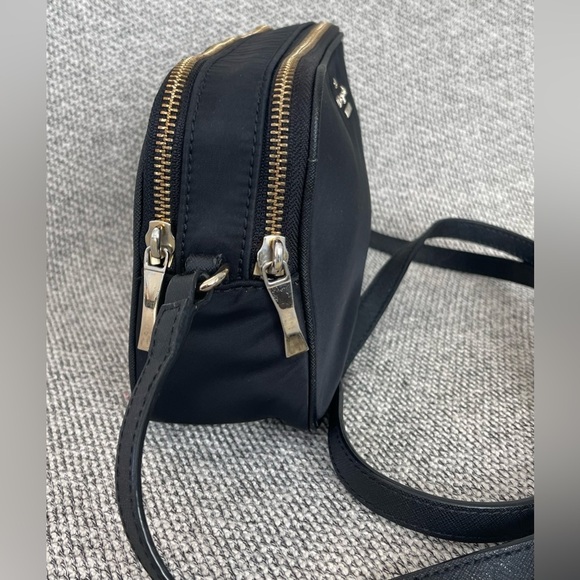 Stylish Black Bag with Gold Zipper - Picture 11 of 16